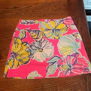 Lilly Pulitzer Skort, size 6, pink, with yellow & blue flowers and shells